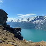 Kinsarvik Camping *