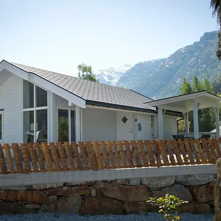 Kinsarvik Camping * Кинсарвик