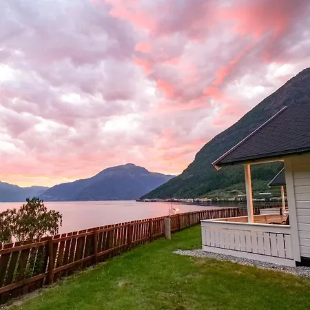 Kinsarvik Camping Кинсарвик