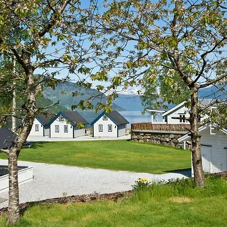 Kinsarvik Camping *