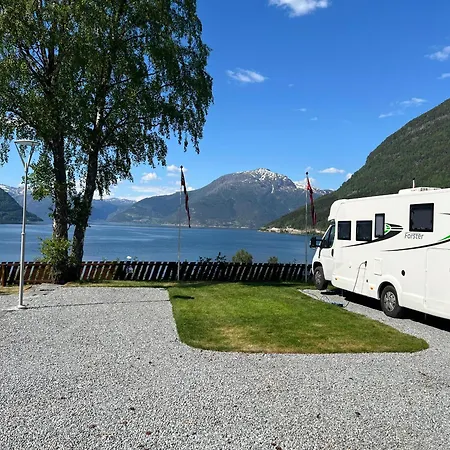 Aldeamento Turístico Kinsarvik Camping